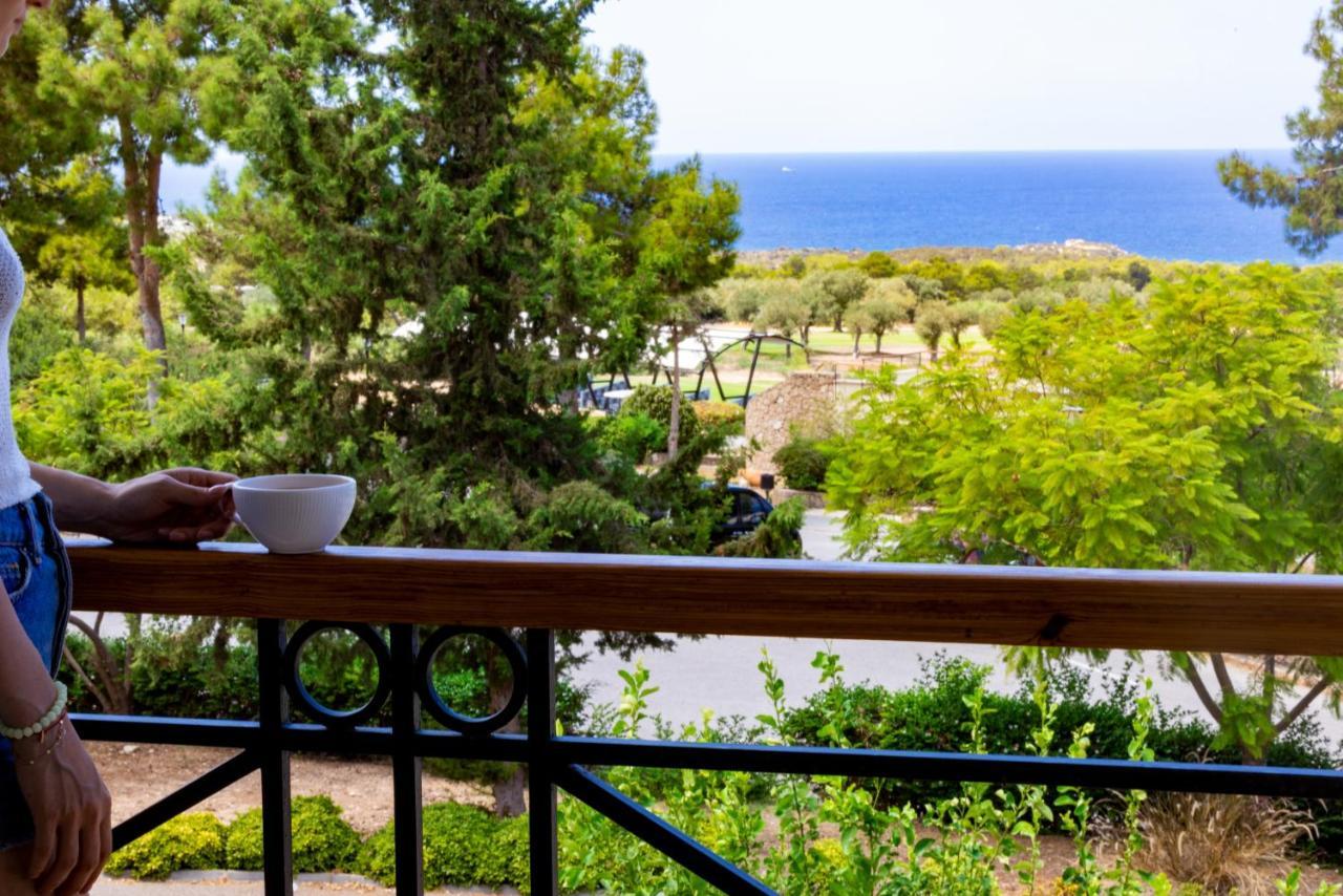 Ξενοδοχείο Korineum Golf & 4*