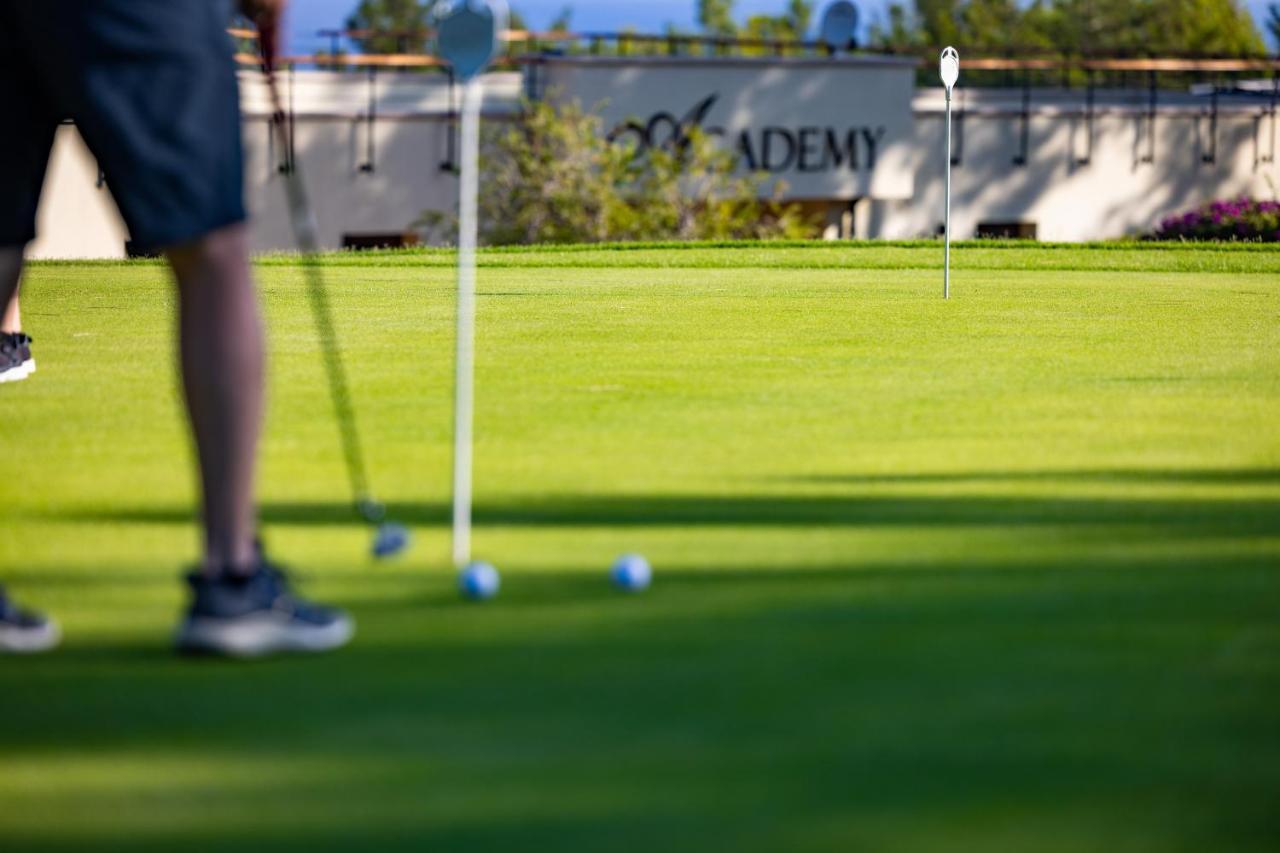 Ξενοδοχείο Korineum Golf & 4*